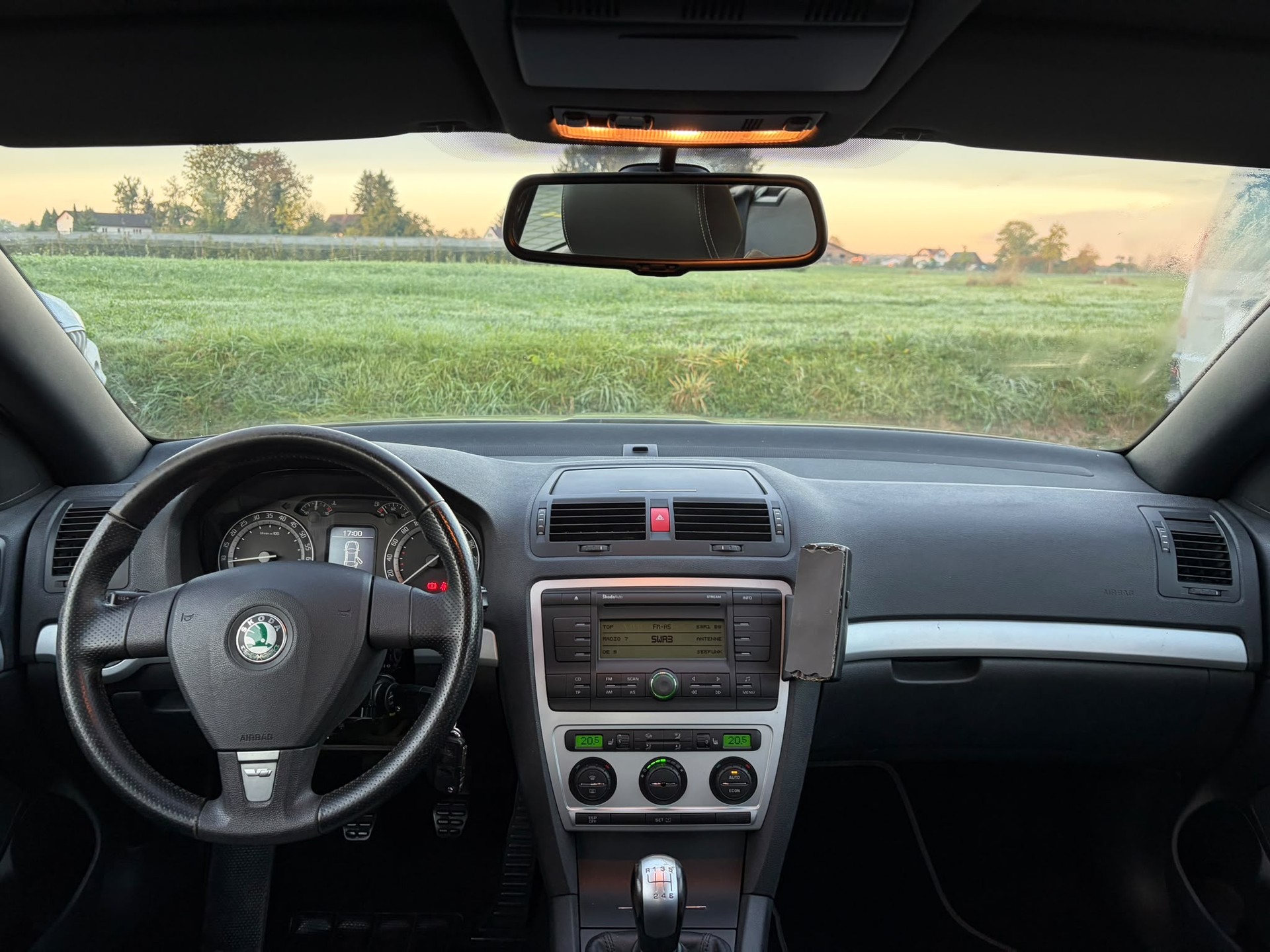 SKODA Octavia 2.0 TFSI RS-image-8