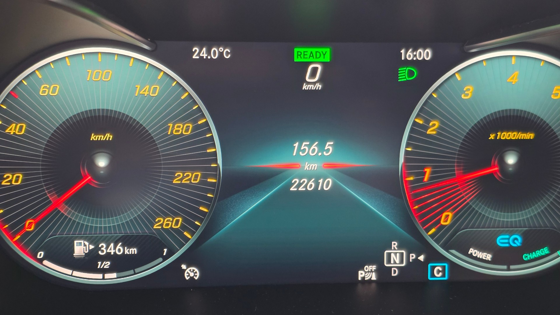 MERCEDES-BENZ C 200 AMG Line-image-4