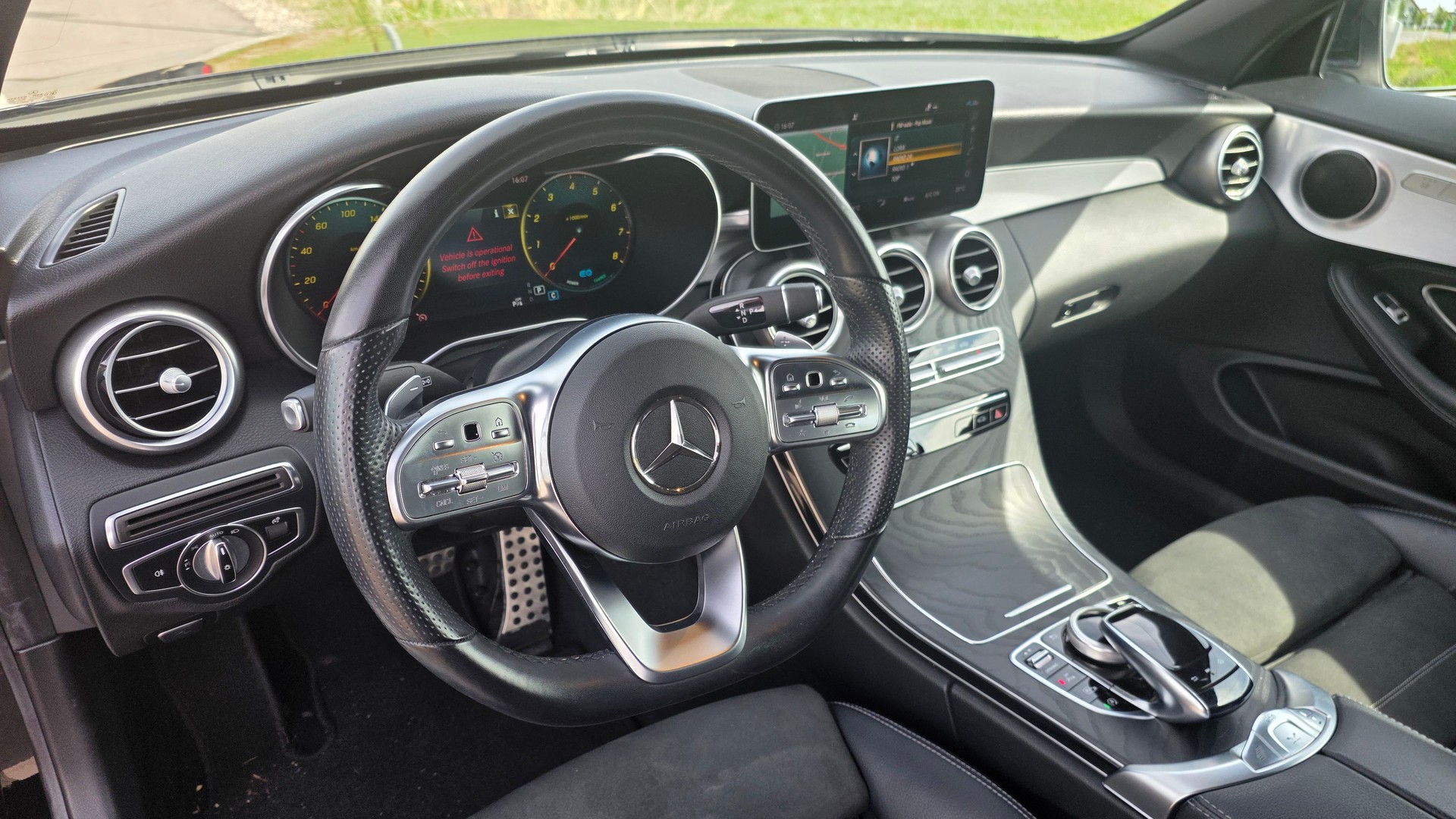 MERCEDES-BENZ C 200 AMG Line-image-3