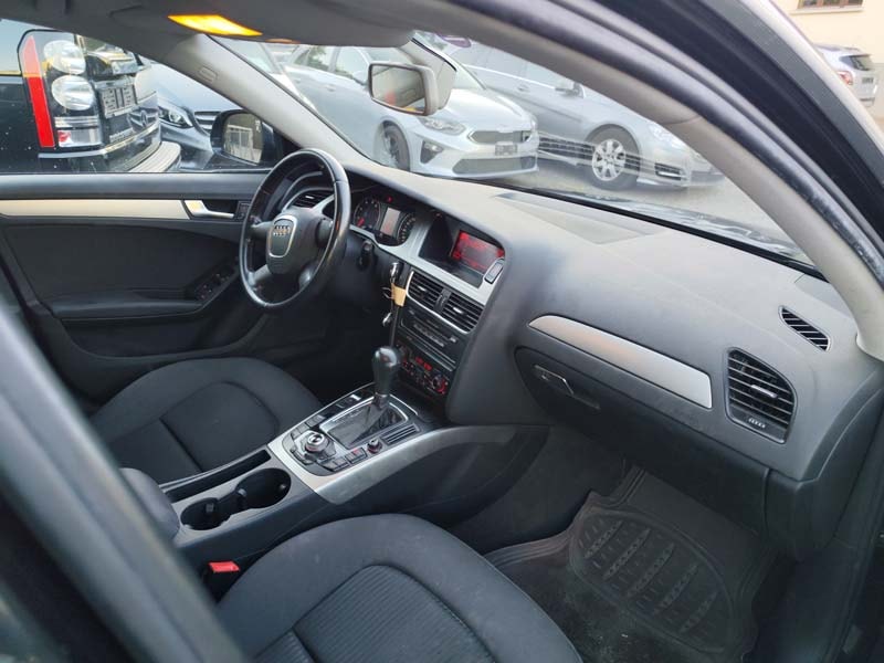 AUDI A4 Avant 1.8 TFSI multitronic-image-8