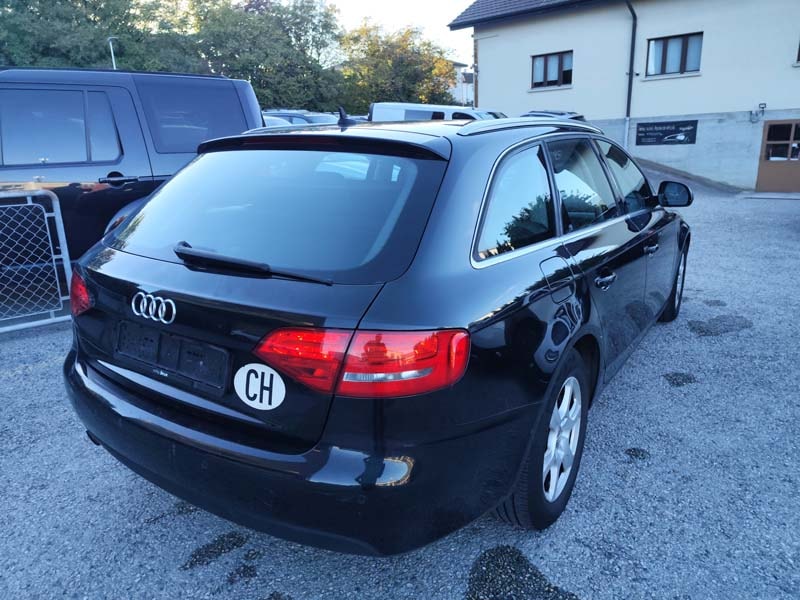 AUDI A4 Avant 1.8 TFSI multitronic-image-6