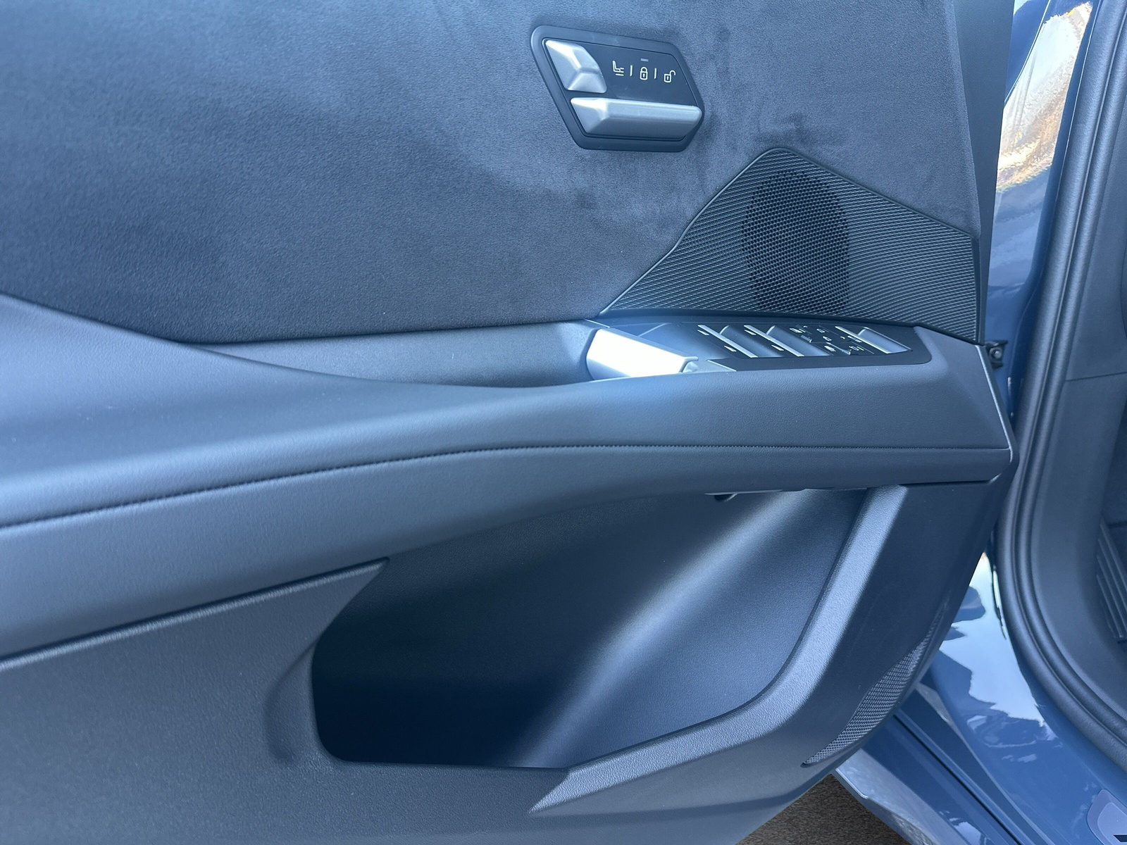 BMW iX3 50 xDrive M Sport **Action de leasing à 0.9%**-image-15