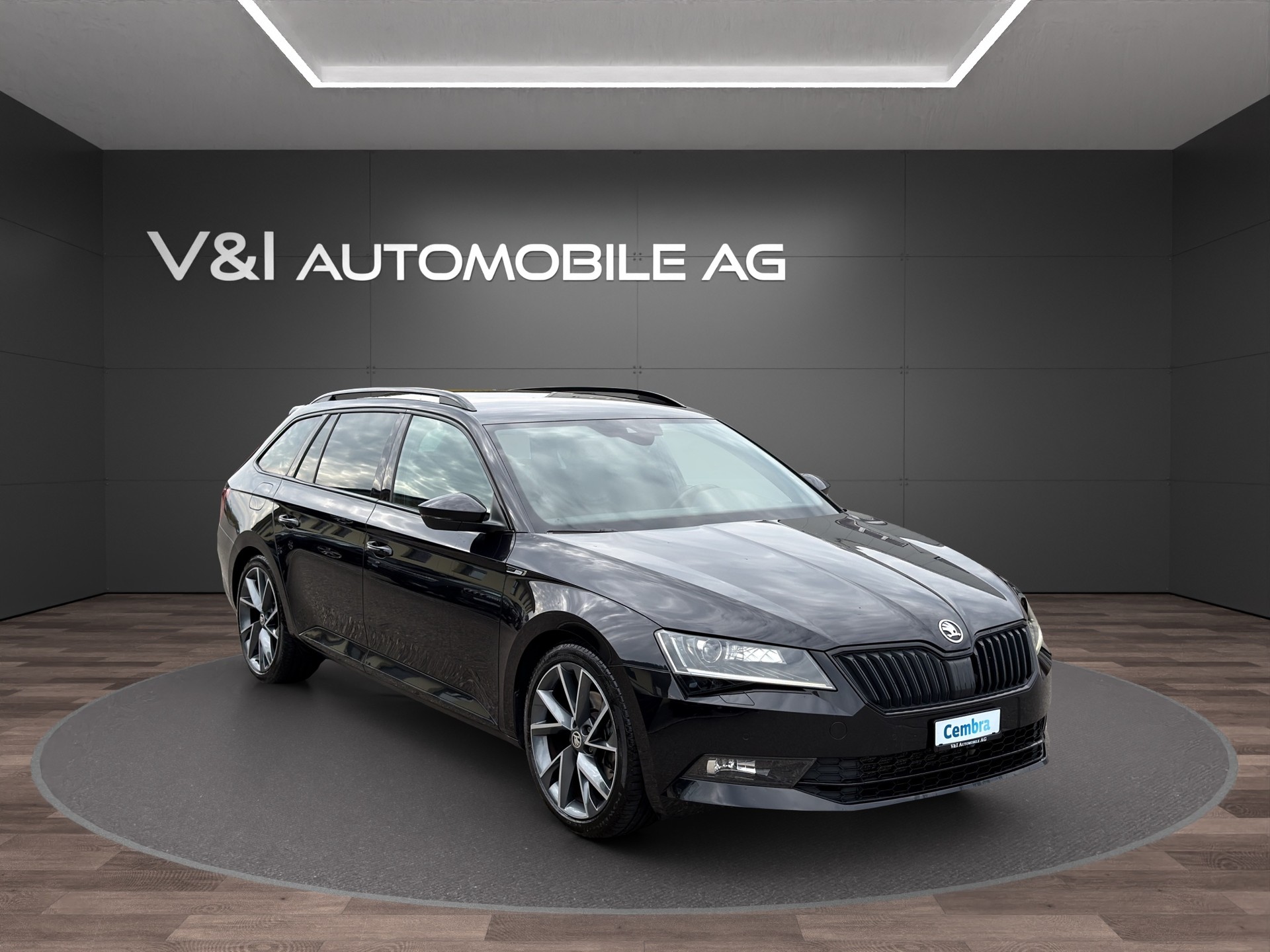 SKODA Superb Combi 2.0 TDi Ambition 4x4 DSG-image-1
