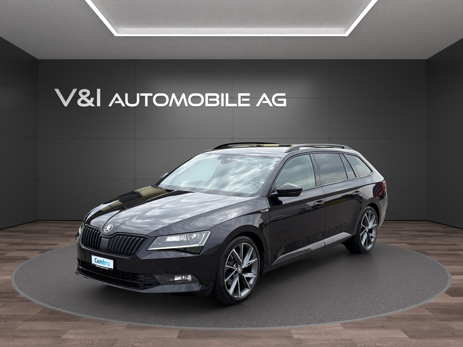 SKODA Superb Combi 2.0 TDi Ambition 4x4 DSG-image-0