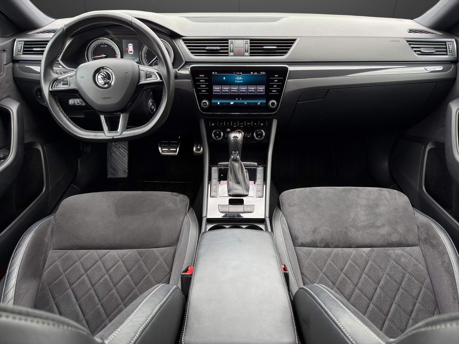 SKODA Superb Combi 2.0 TDi Ambition 4x4 DSG-image-10
