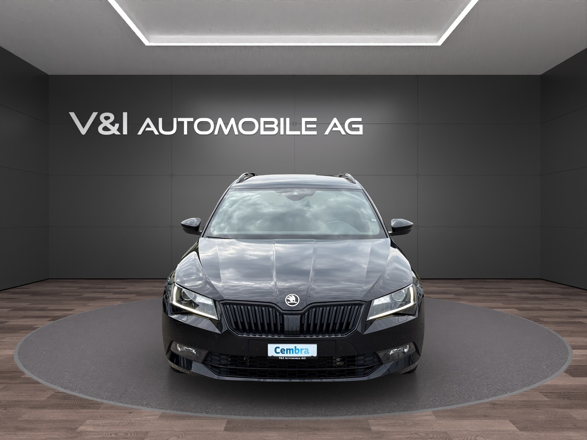 SKODA Superb Combi 2.0 TDi Ambition 4x4 DSG-image-2
