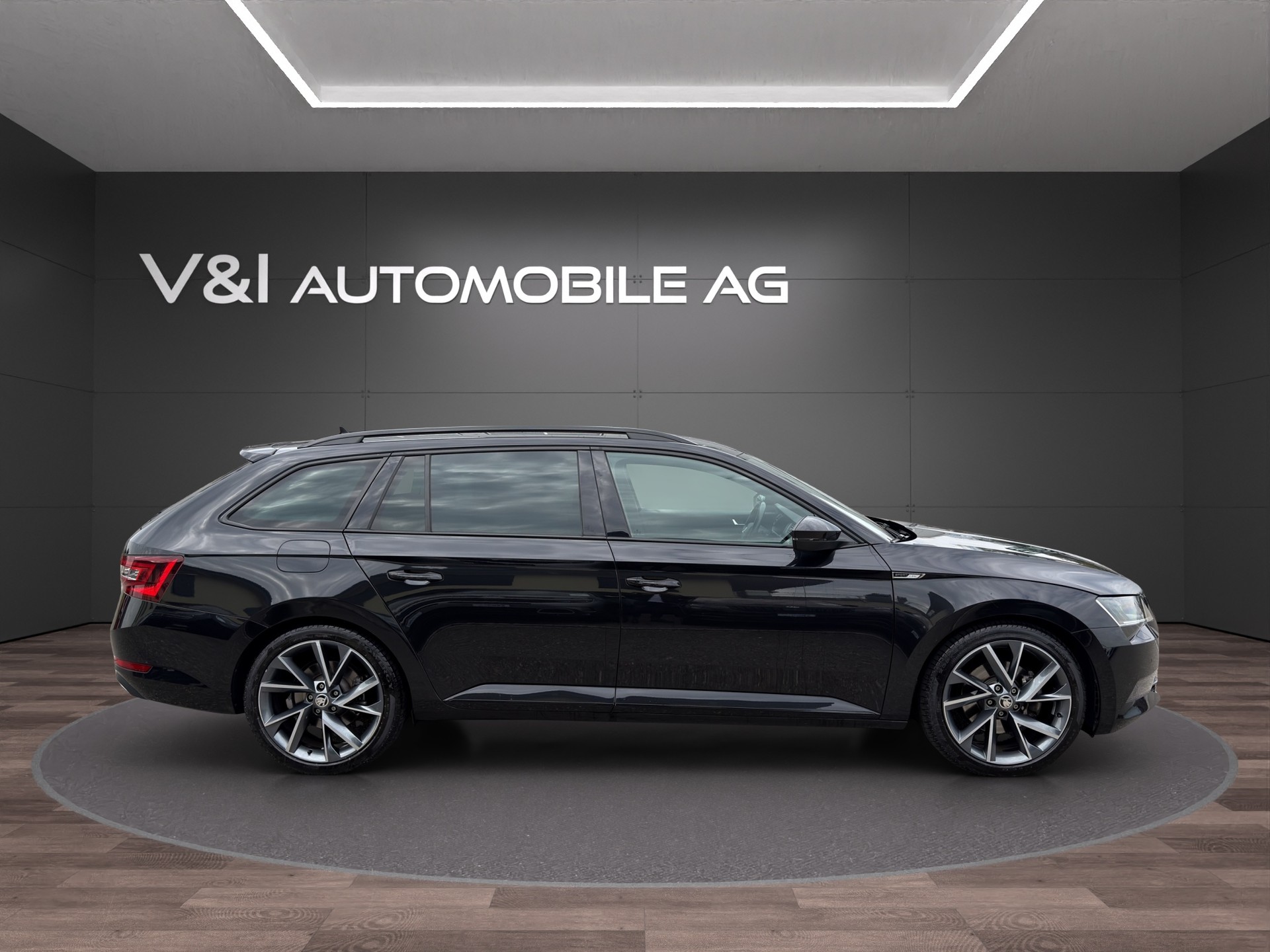 SKODA Superb Combi 2.0 TDi Ambition 4x4 DSG-image-7
