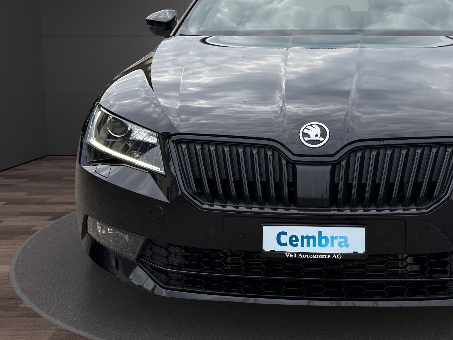SKODA Superb Combi 2.0 TDi Ambition 4x4 DSG-image-8