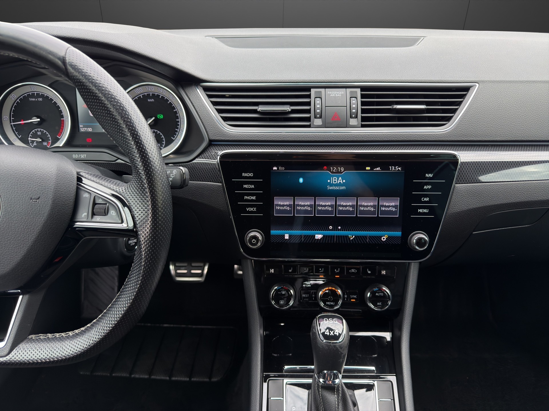 SKODA Superb Combi 2.0 TDi Ambition 4x4 DSG-image-12