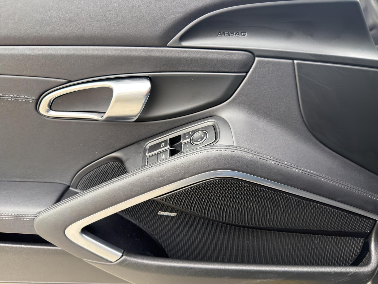 PORSCHE 911 Carrera 4 PDK-image-12
