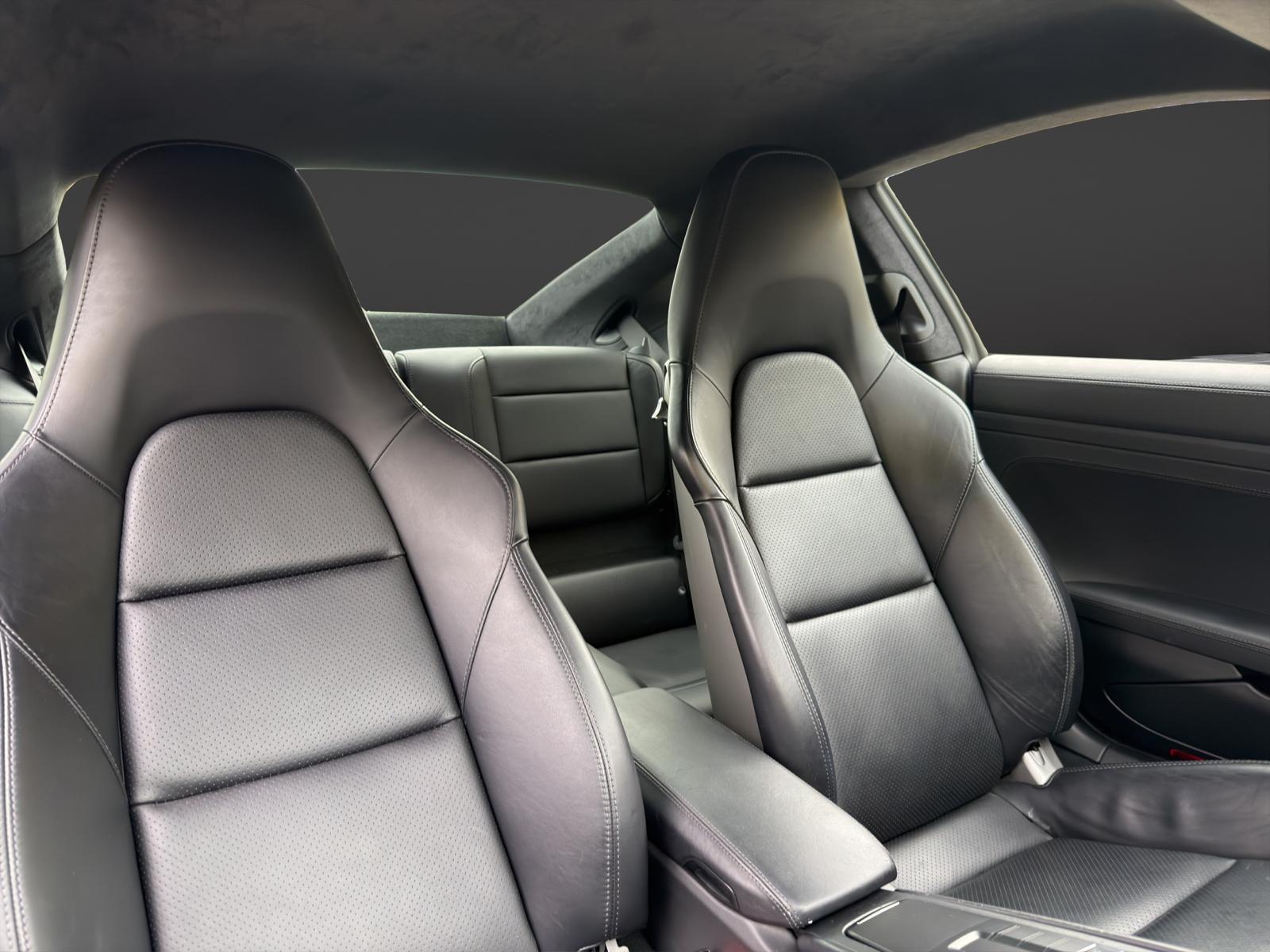 PORSCHE 911 Carrera 4 PDK-image-15