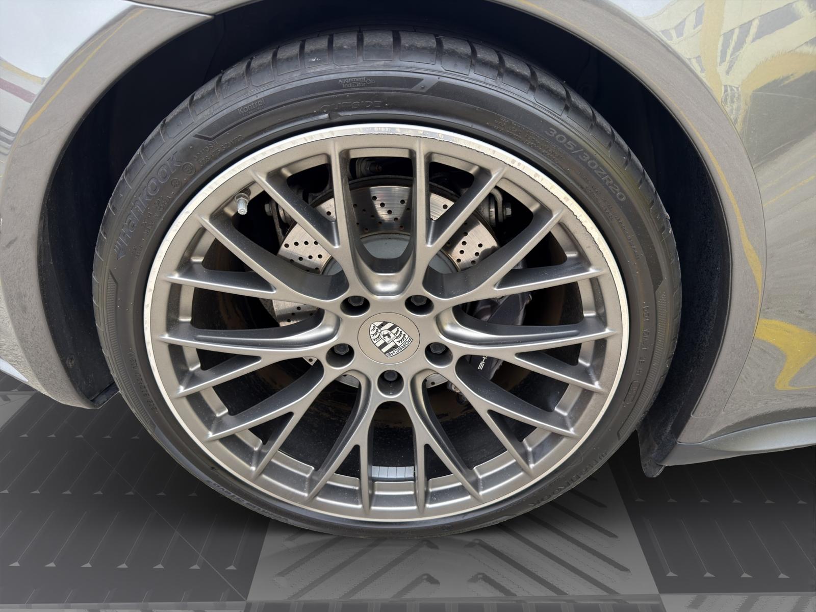 PORSCHE 911 Carrera 4 PDK-image-22