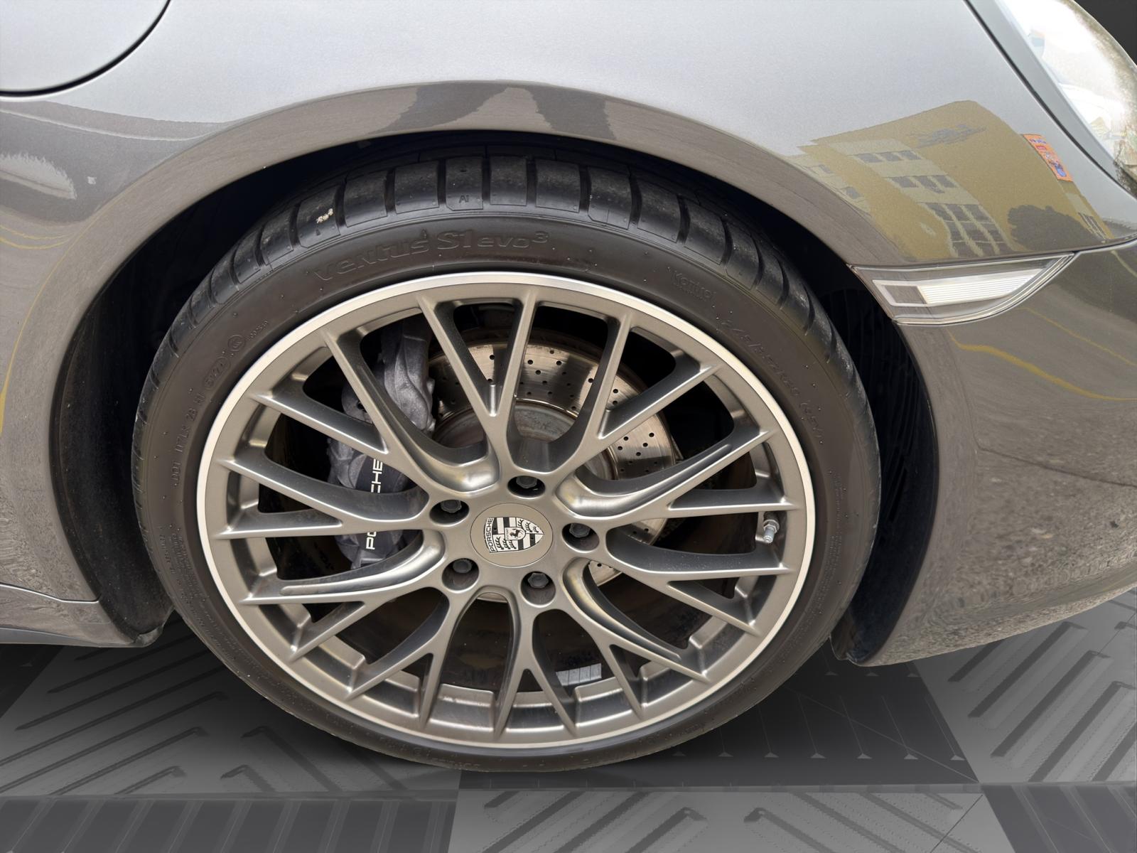 PORSCHE 911 Carrera 4 PDK-image-23