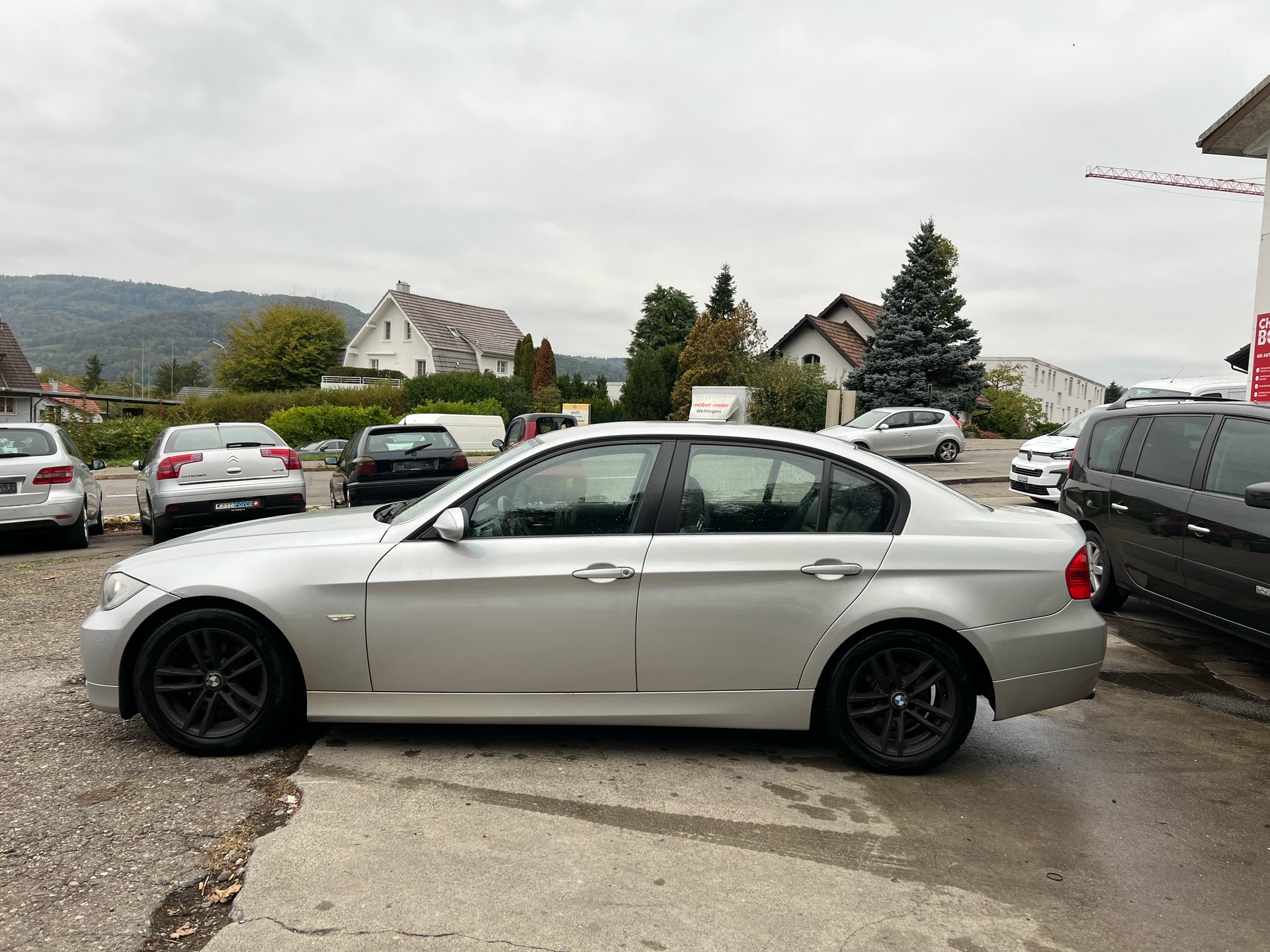 BMW 318i-image-1