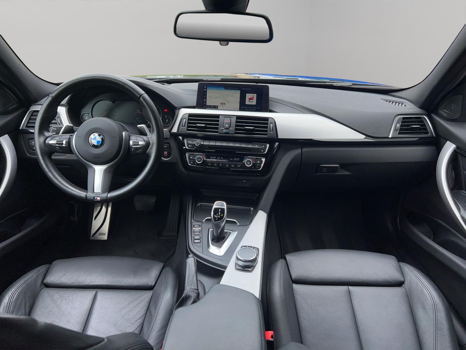 BMW 320d xDrive Touring Edition M Sport Steptronic-image-13