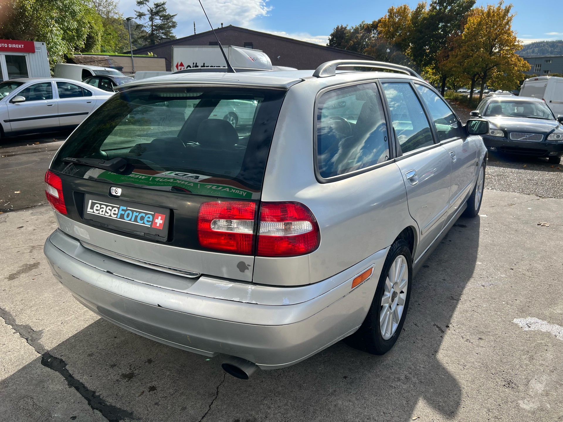 VOLVO T4-image-4