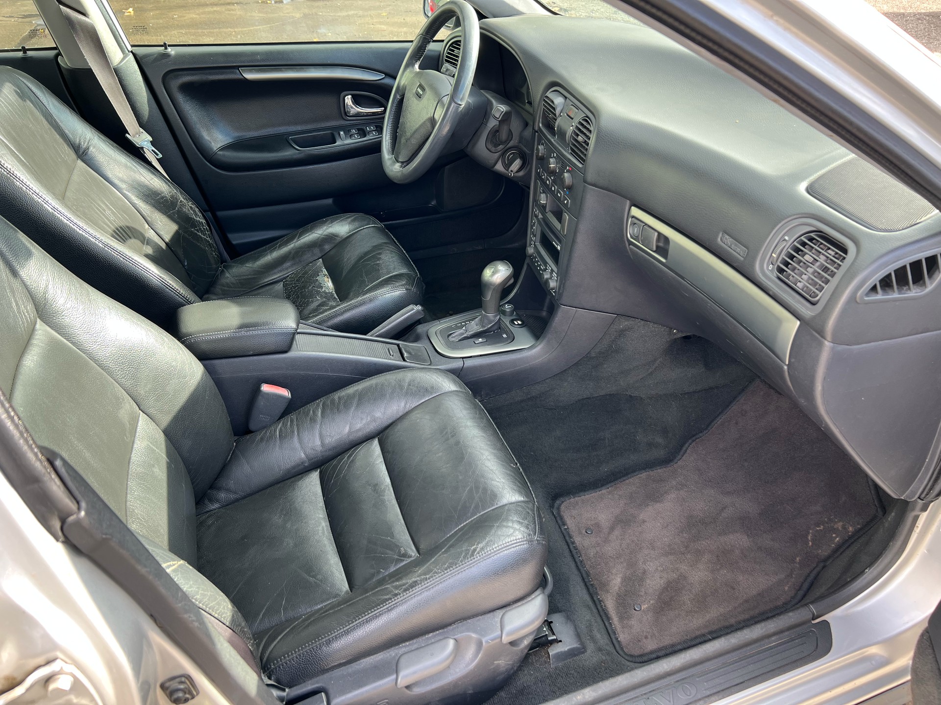 VOLVO T4-image-11