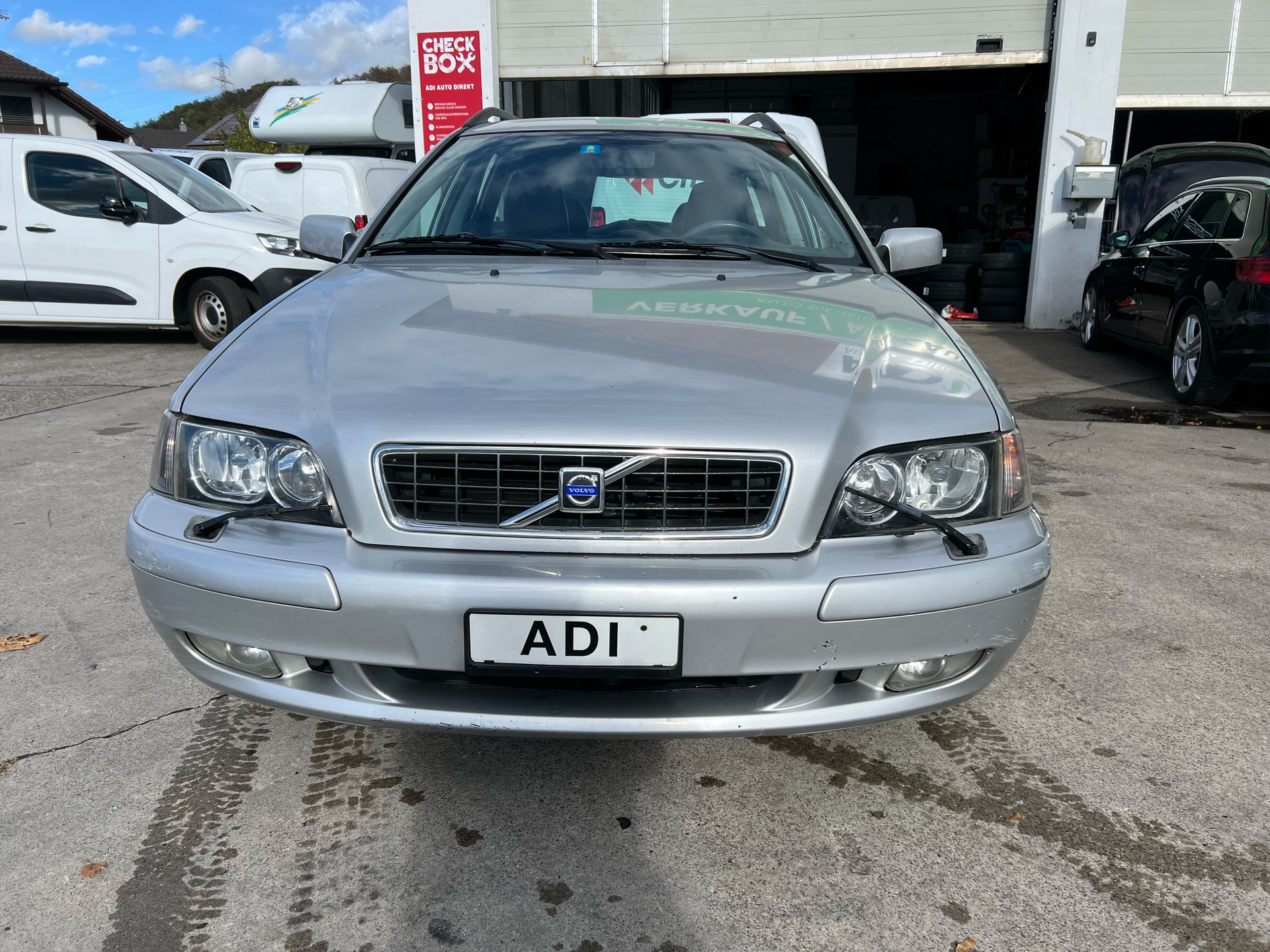 VOLVO T4-image-8