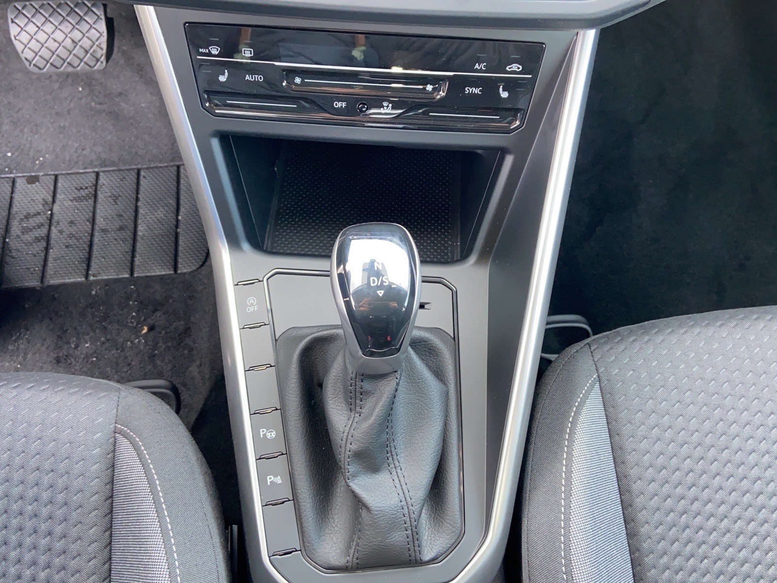 VW Taigo 1.0 TSI Life DSG-image-10