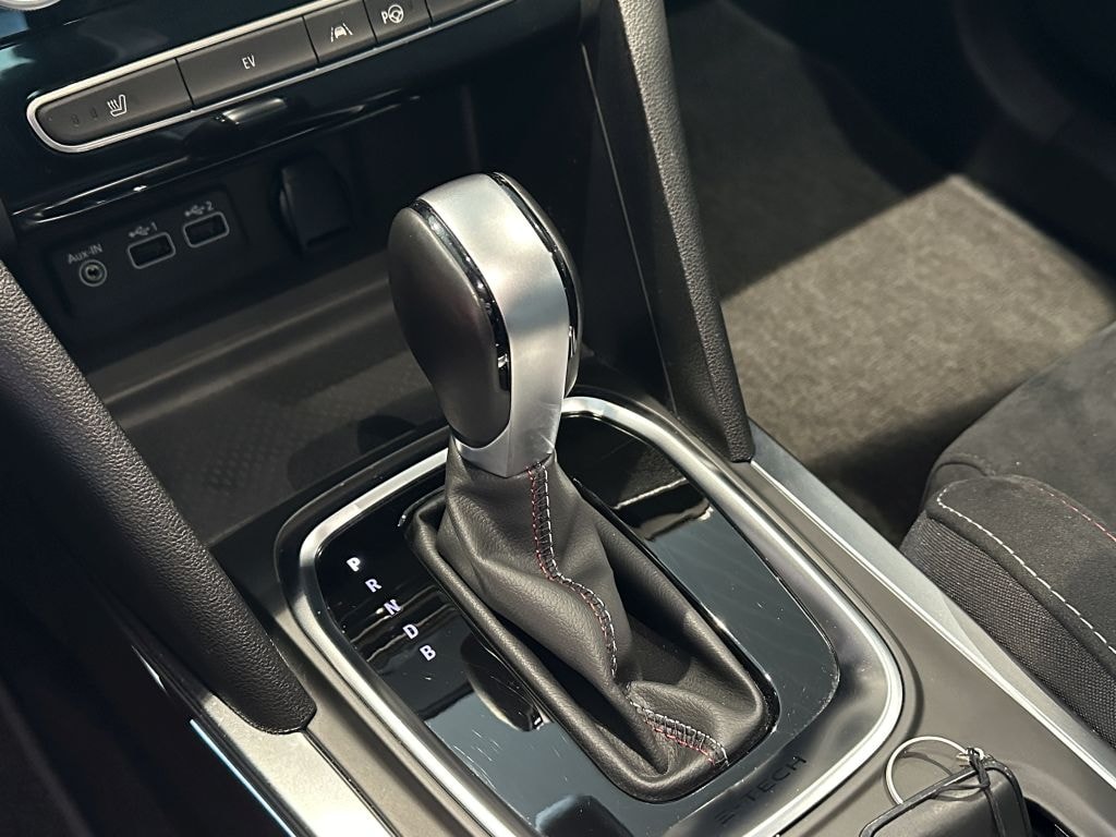 RENAULT Mégane Berline 1.6 E-Tech R.S. Line-image-23