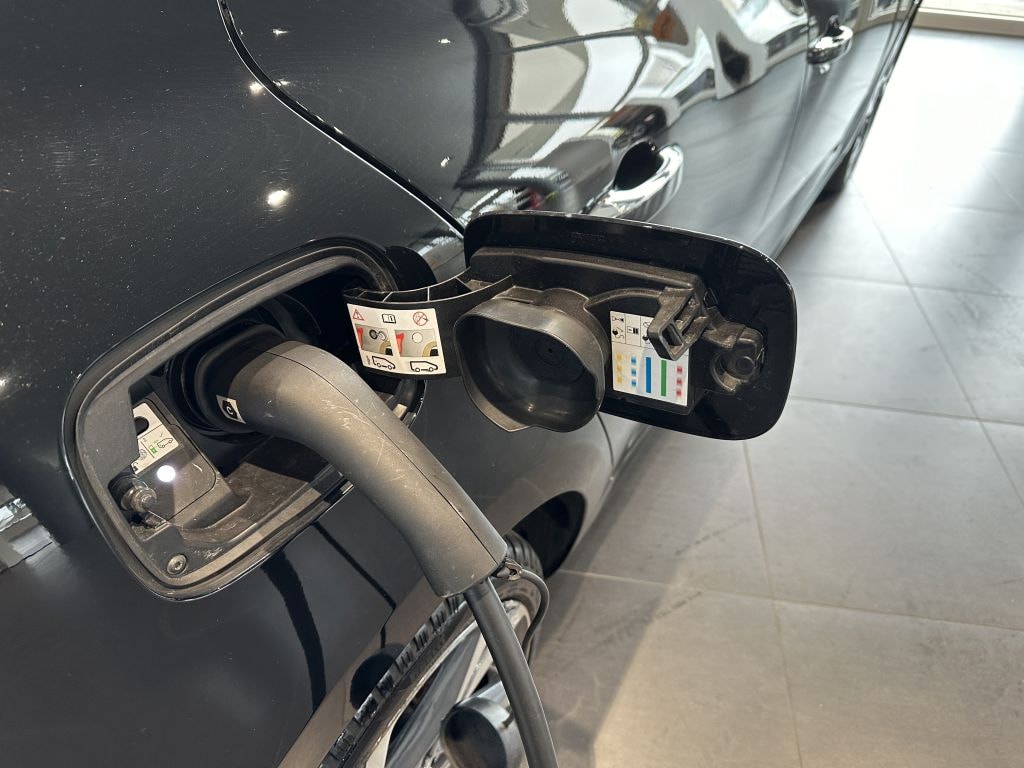RENAULT Mégane Berline 1.6 E-Tech R.S. Line-image-11