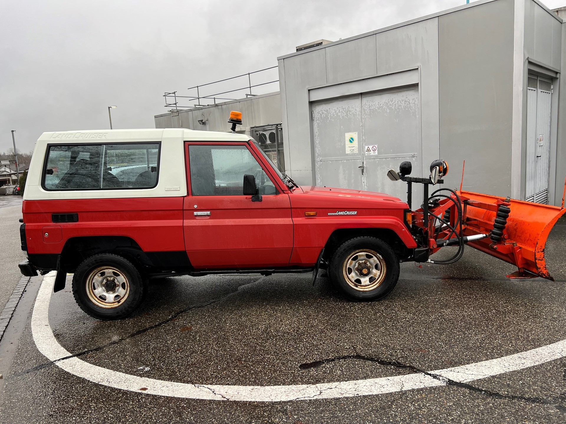 TOYOTA RJ 73 LV-MNEW FRP-Top-image-3