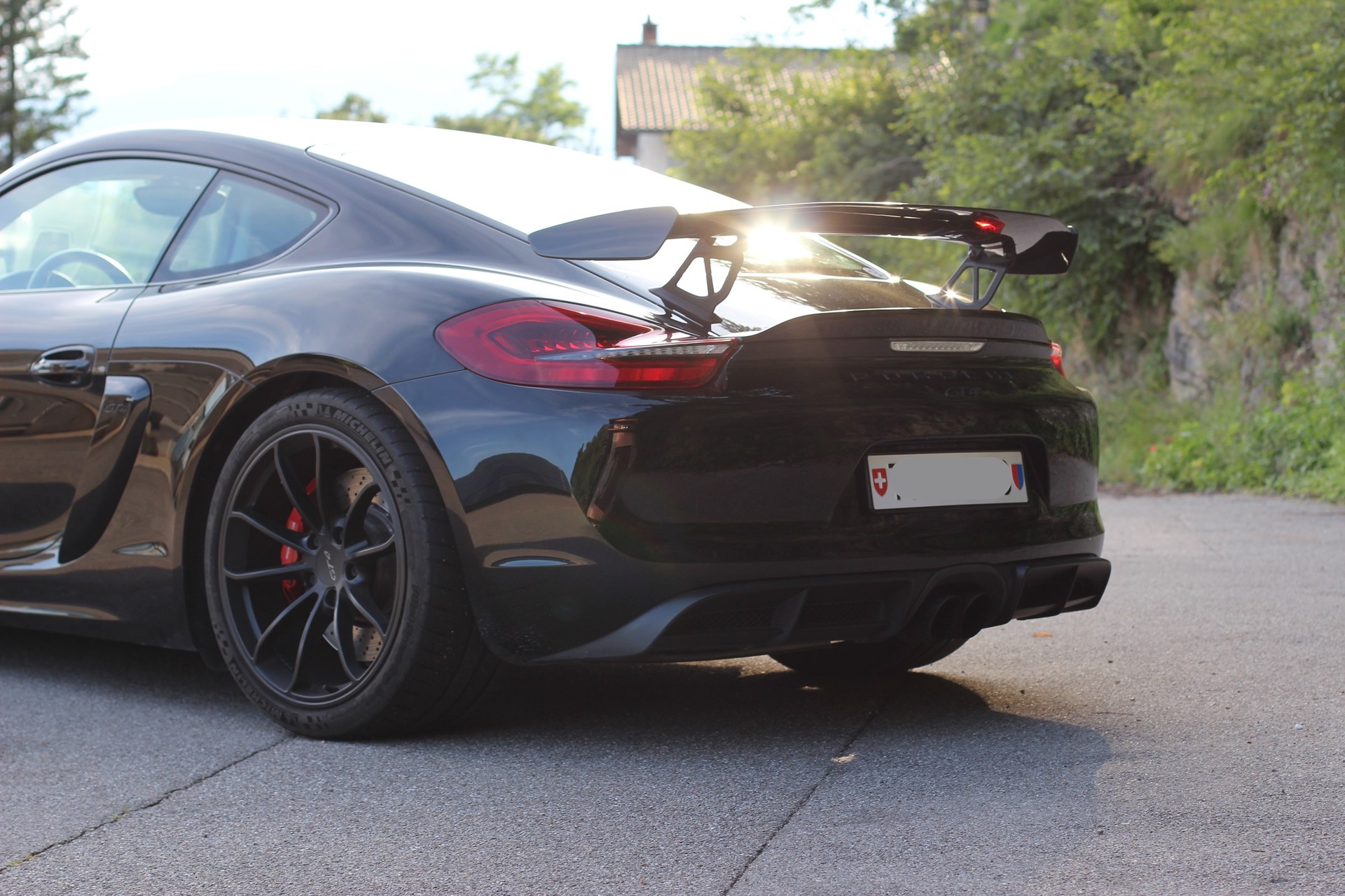 PORSCHE Cayman GT4-image-10