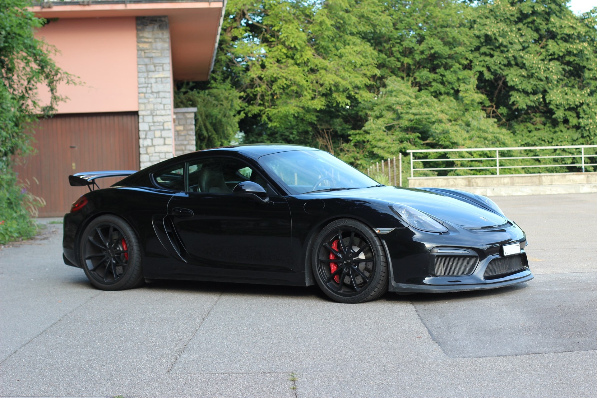 PORSCHE Cayman GT4-image-4
