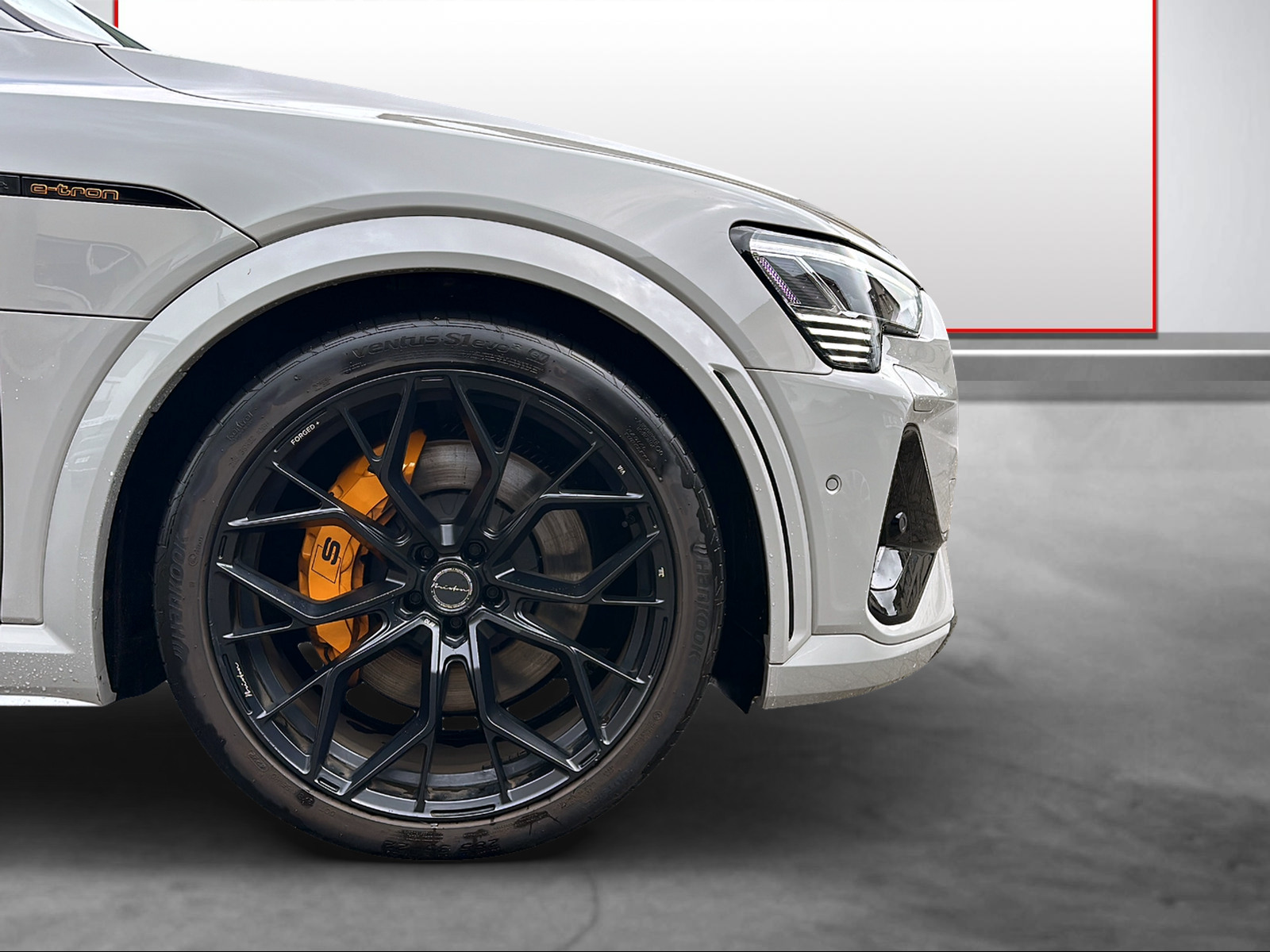 AUDI e-tron S Sportback quattro-image-14