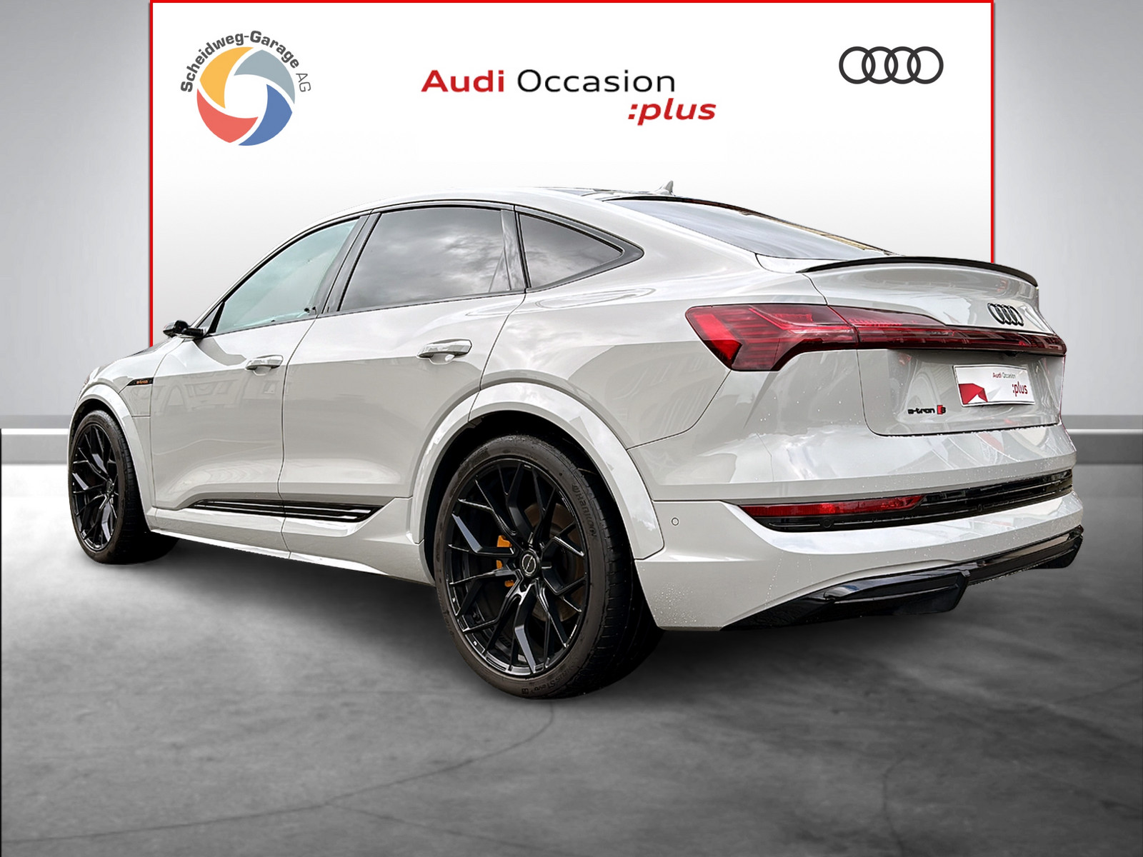 AUDI e-tron S Sportback quattro-image-12
