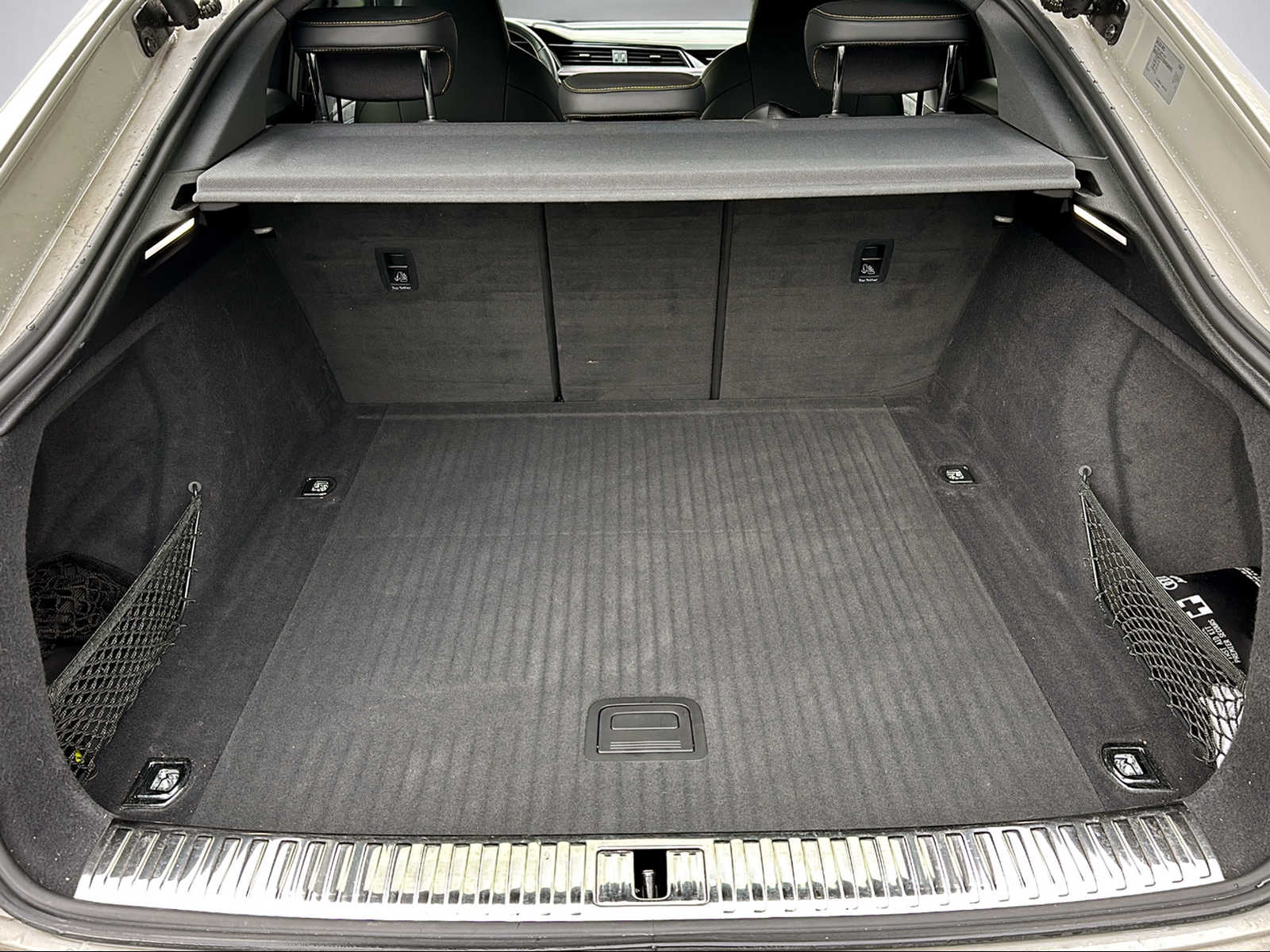 AUDI e-tron S Sportback quattro-image-11