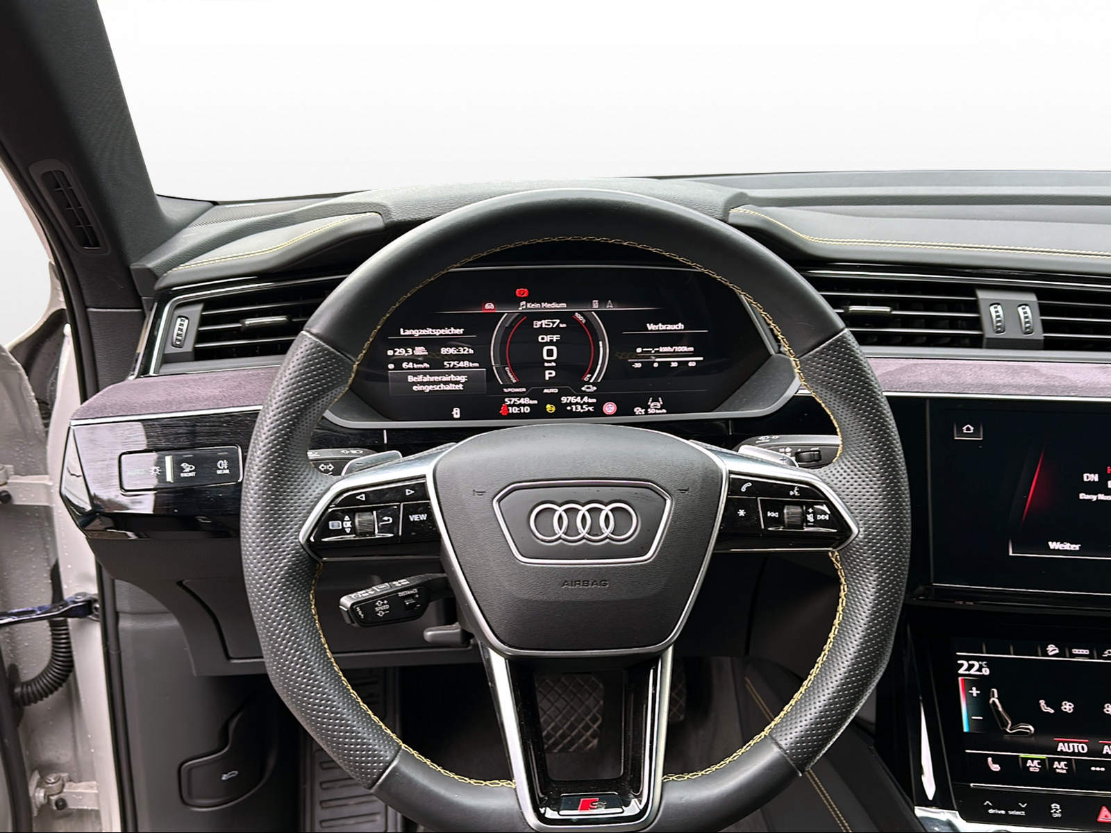 AUDI e-tron S Sportback quattro-image-4