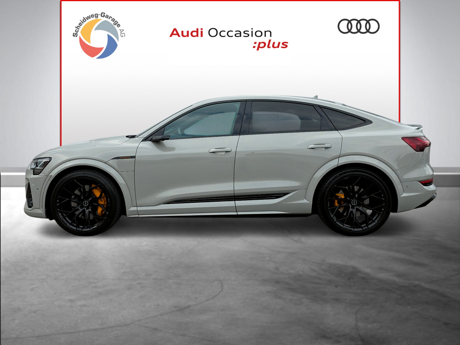 AUDI e-tron S Sportback quattro-showroom-element-2