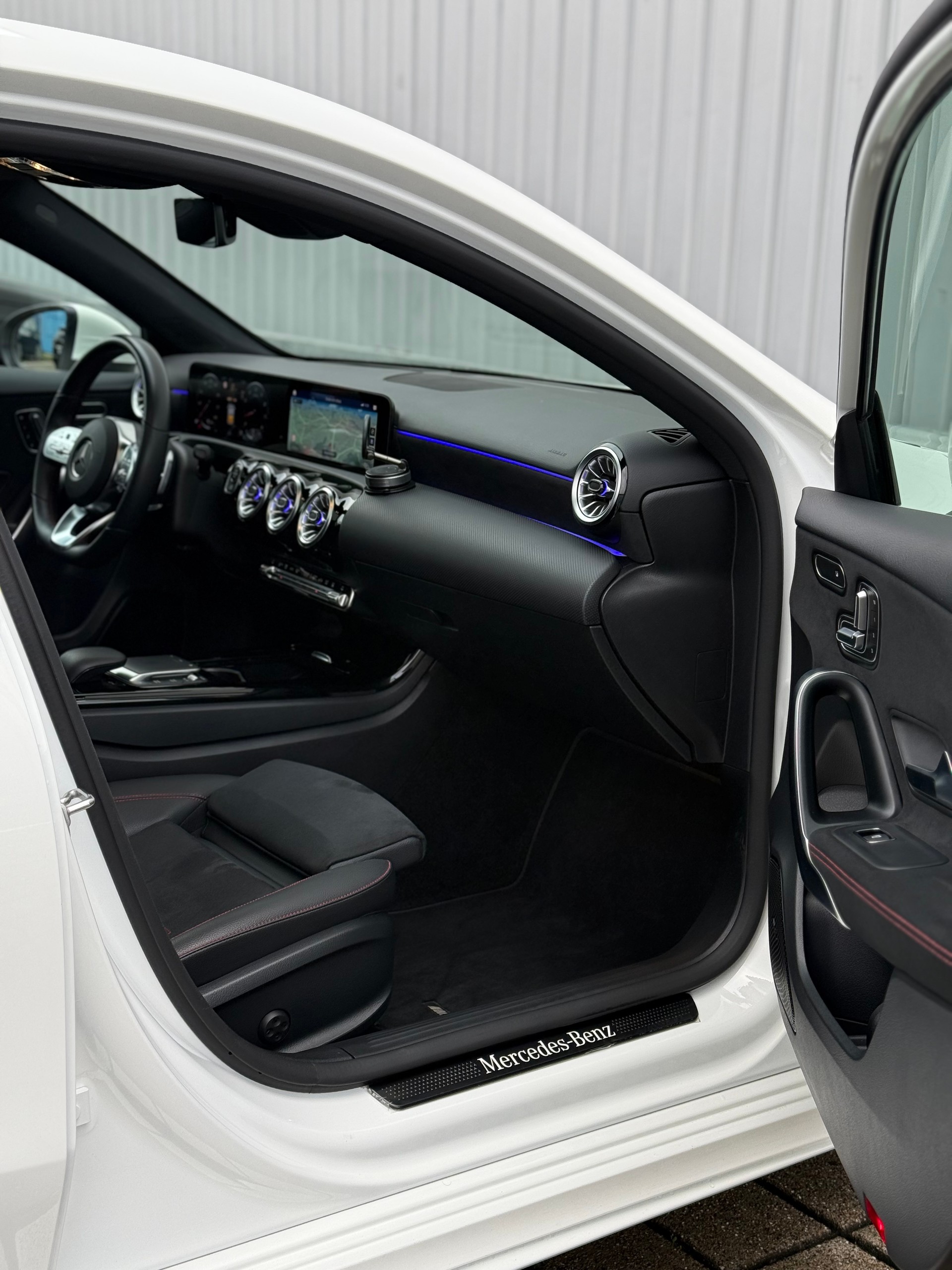 MERCEDES-BENZ MERCEDES-BENZ A250 AMG LINE 4matic 7G TRONIC-image-11