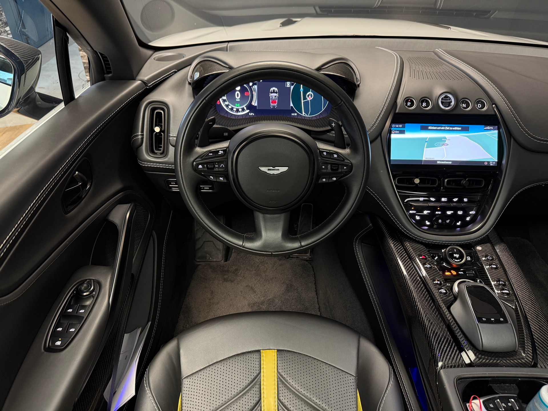 ASTON MARTIN DBX 4.0 707 V8-image-9