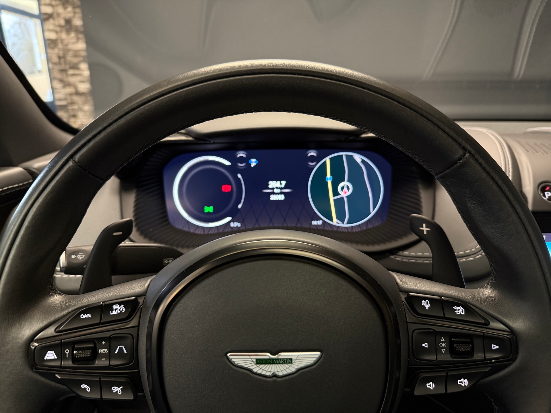 ASTON MARTIN DBX 4.0 707 V8-image-7