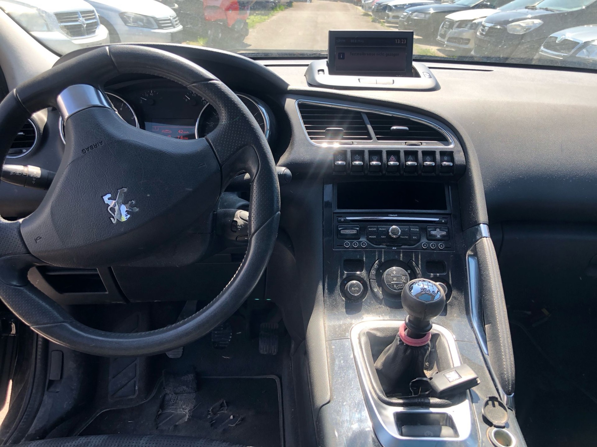 PEUGEOT 3008 1.6 16V T Sport-image-10