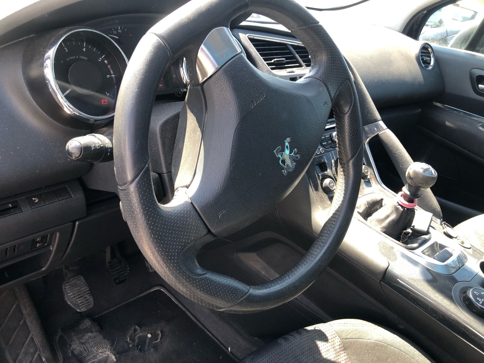 PEUGEOT 3008 1.6 16V T Sport-image-6
