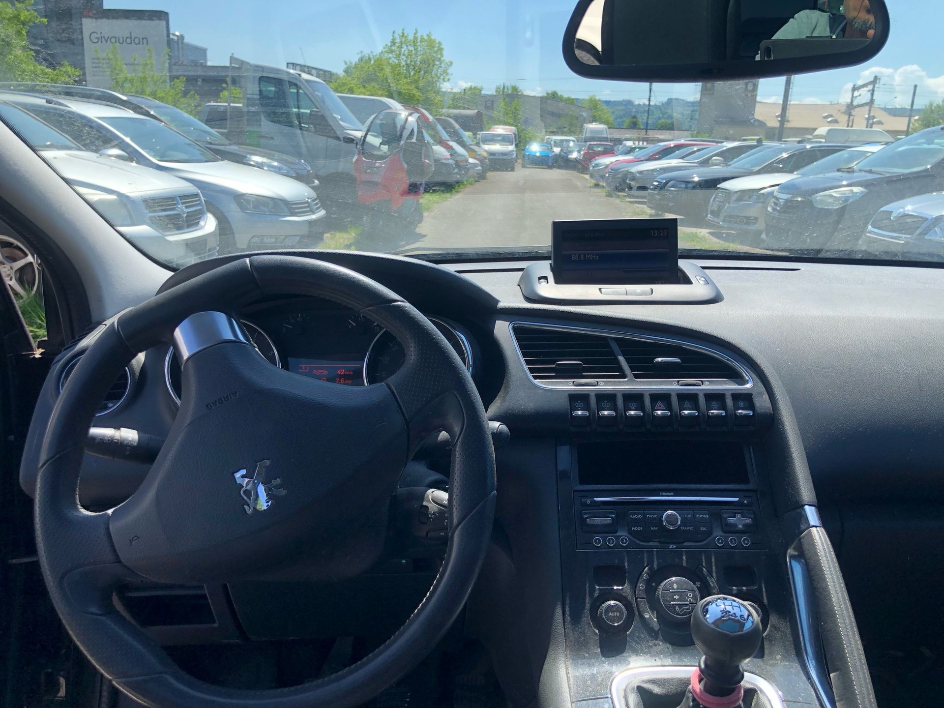 PEUGEOT 3008 1.6 16V T Sport-image-9