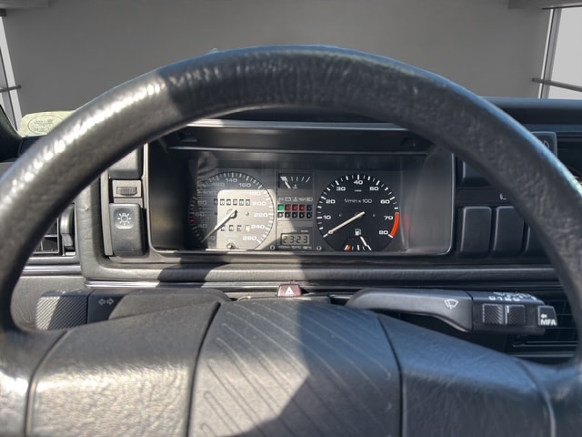 VW Golf 1800 GTI 16V Edition-image-9