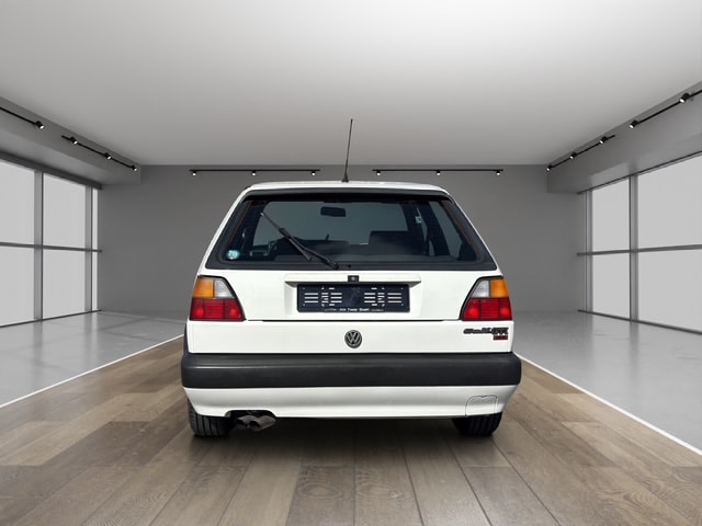 VW Golf 1800 GTI 16V Edition-image-4