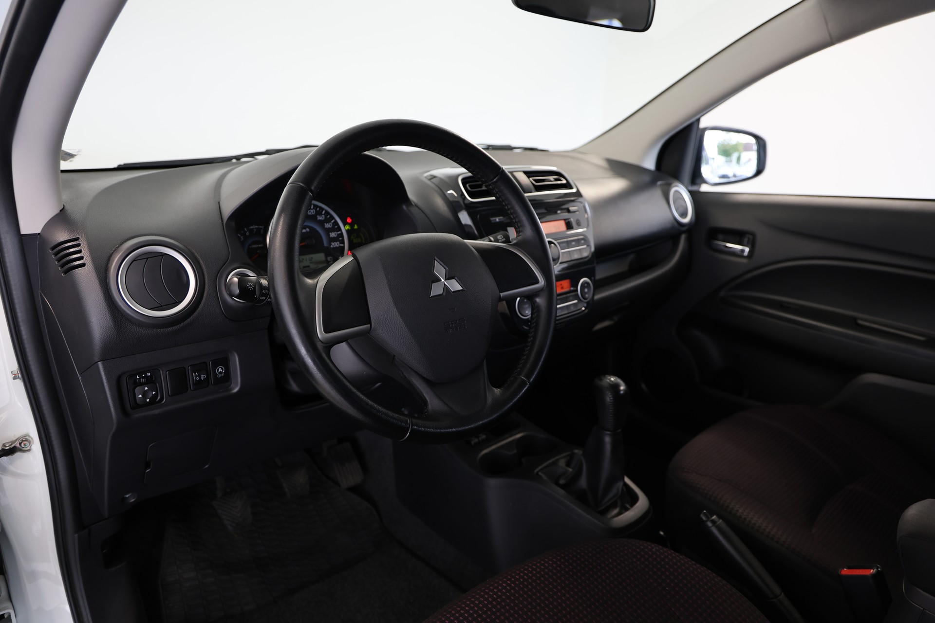 MITSUBISHI Space Star 1.2 Black&White-image-7
