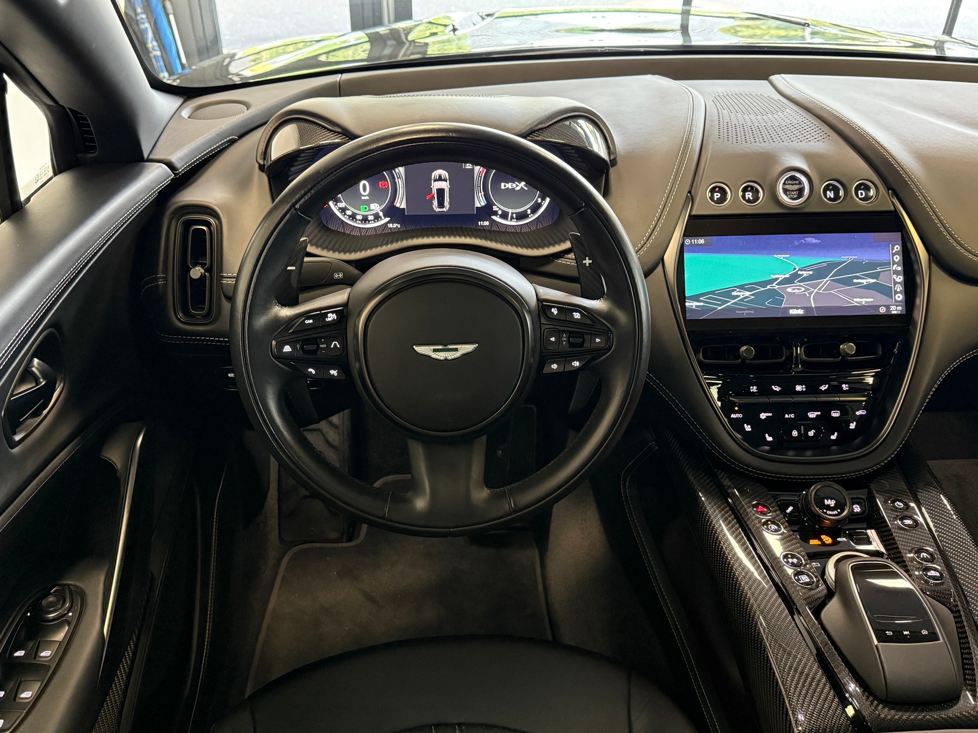 ASTON MARTIN DBX 707-image-5