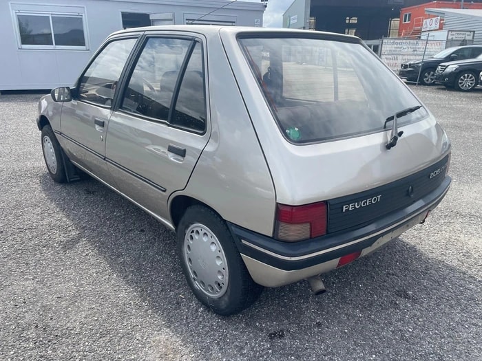 PEUGEOT 205 1.9 Automatic-image-2