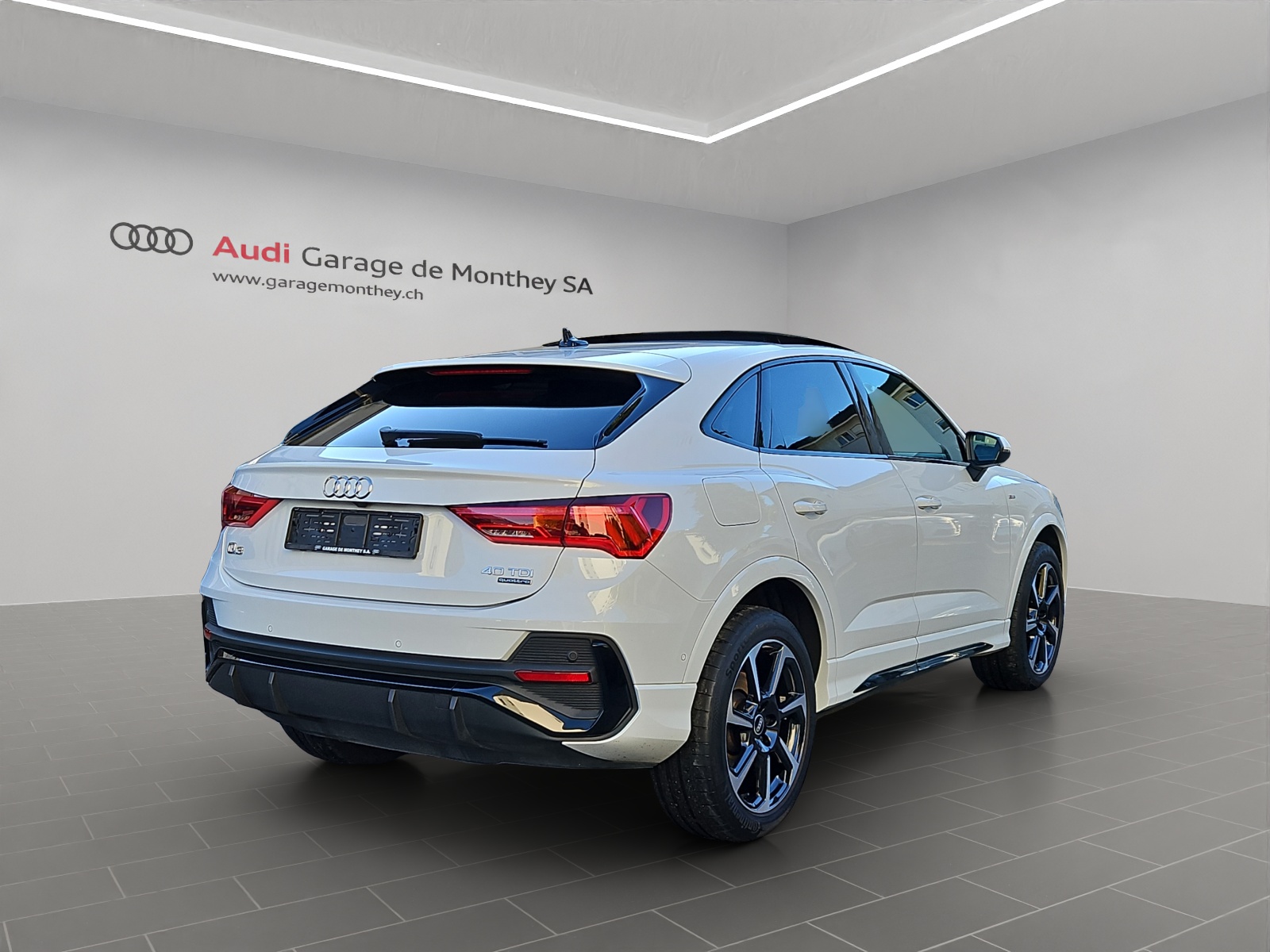 AUDI Q3 Sportback 40 TDI S line Attraction quattro S-tronic-image-3