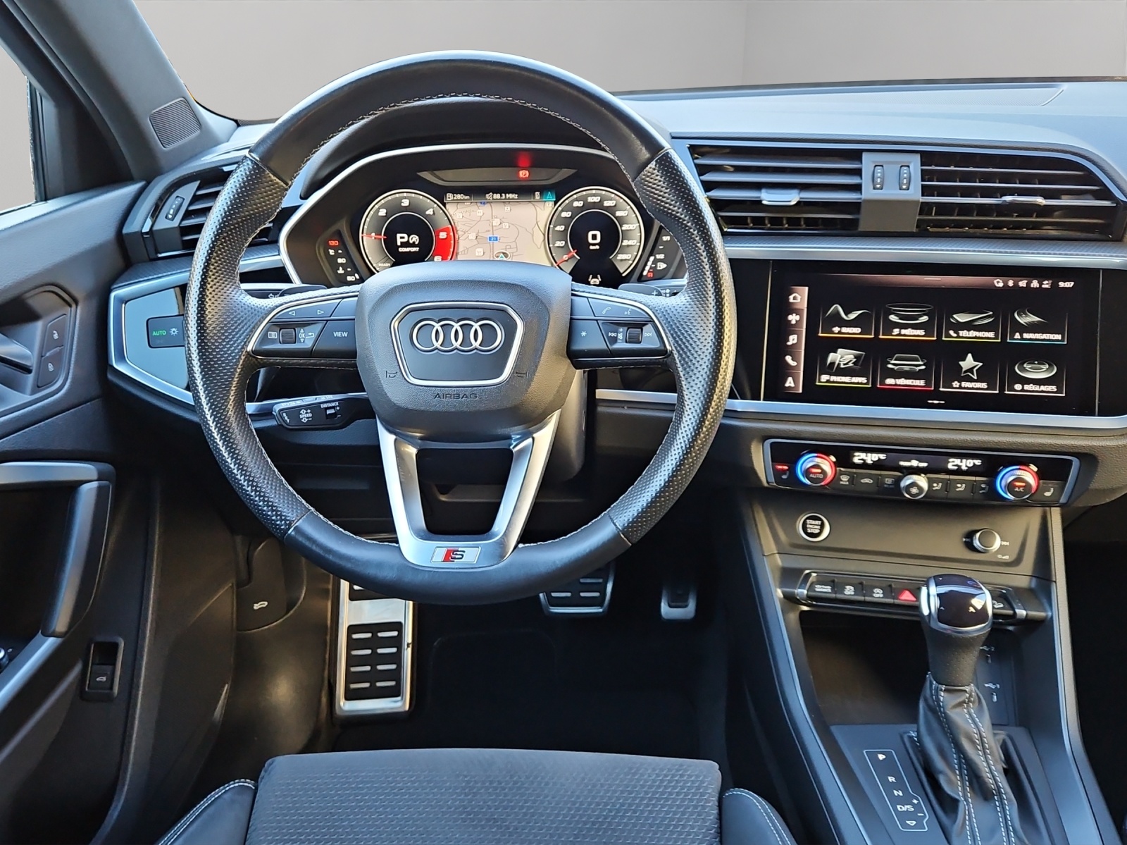 AUDI Q3 Sportback 40 TDI S line Attraction quattro S-tronic-image-10