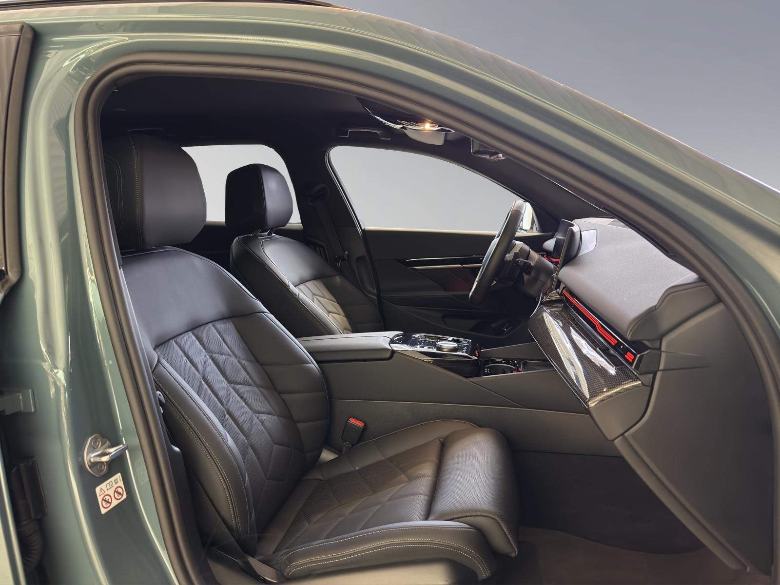 BMW 540d xDrive Touring M-SportPaket-image-17
