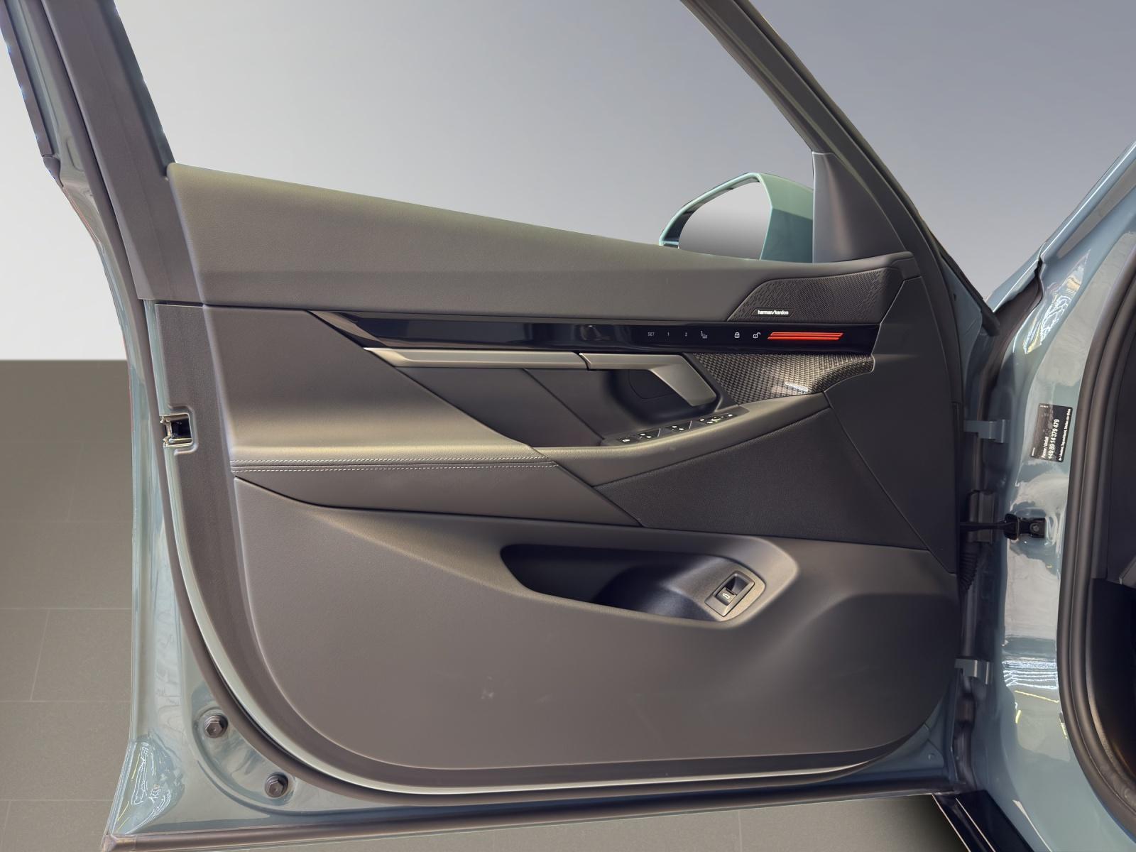 BMW 540d xDrive Touring M-SportPaket-image-8