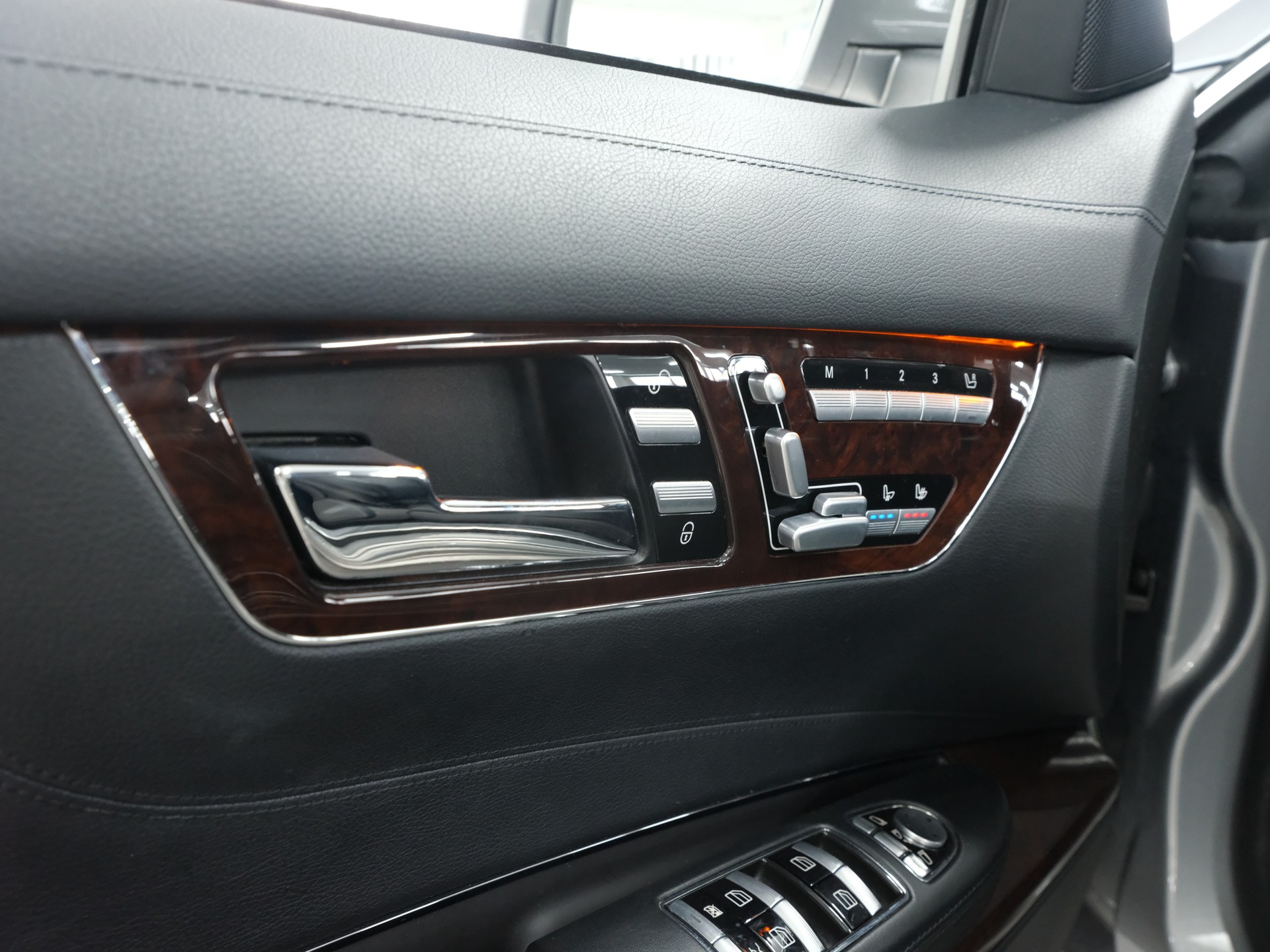 MERCEDES-BENZ CL 500 7G-Tronic-image-11