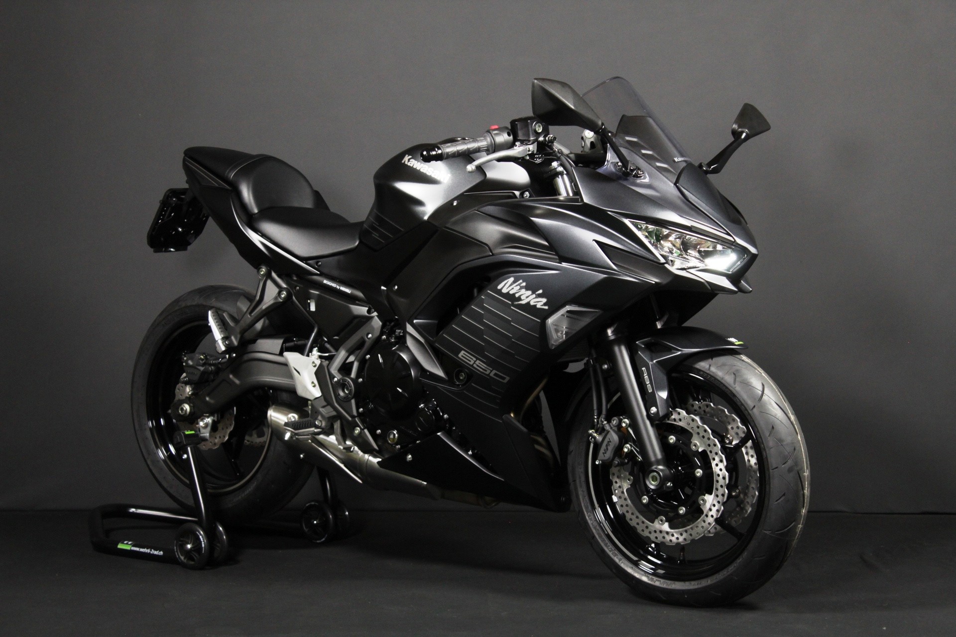 KAWASAKI Ninja 650 (50/35 KW) Level 1-showroom-element-1